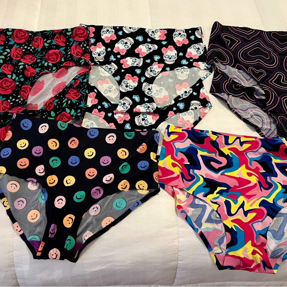7 pair NEW High waisted Cheekies sz L